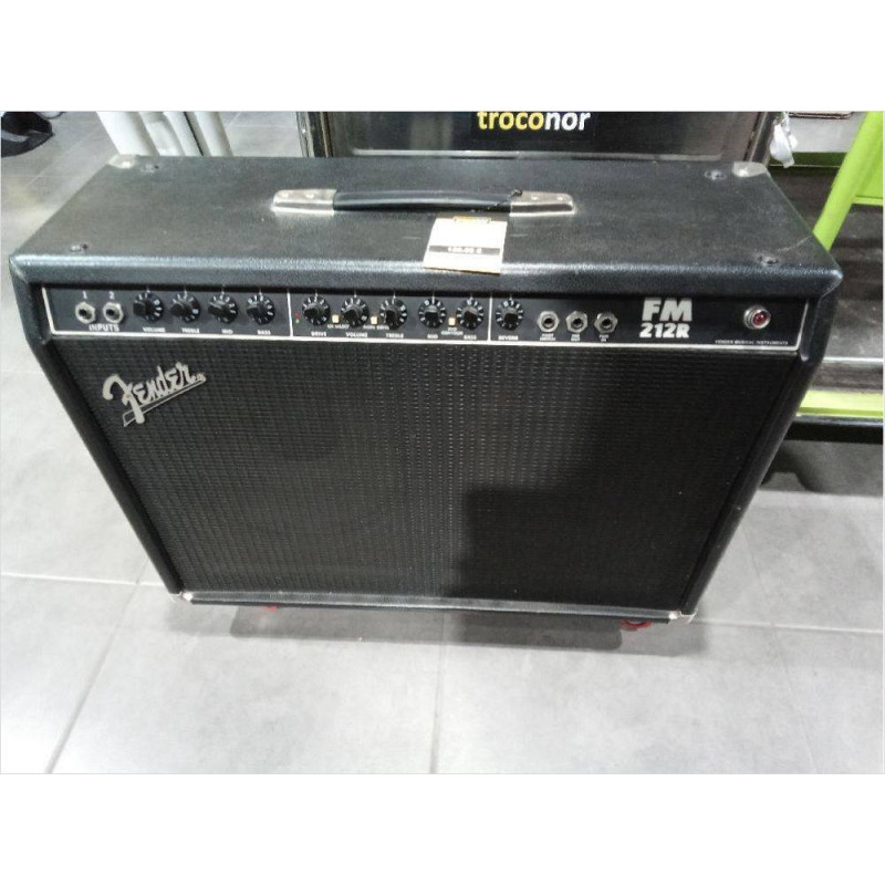 AMPLIFICADOR FENDER