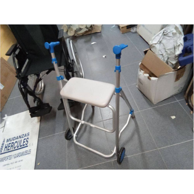 ANDADOR CON ASIENTO PLEGABLE 