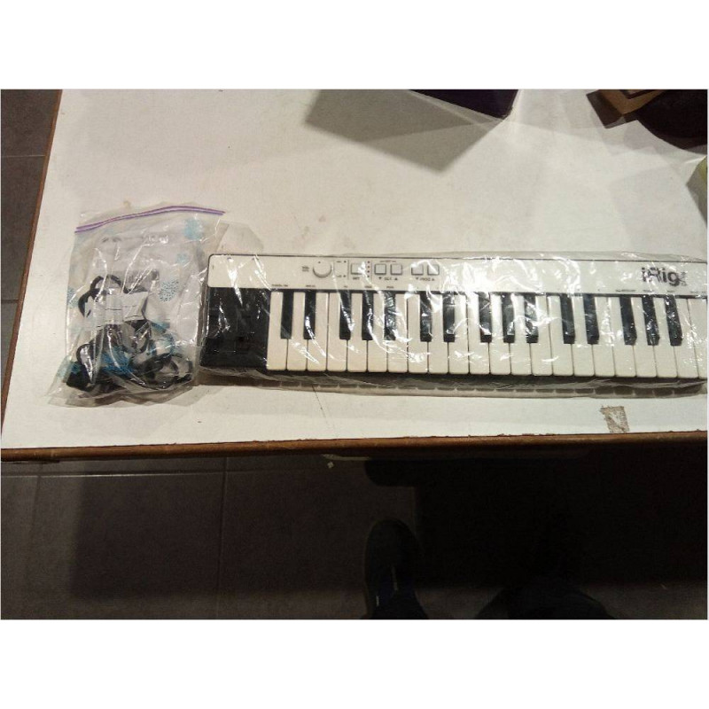 TECLADO MIDI IRIG KEYS