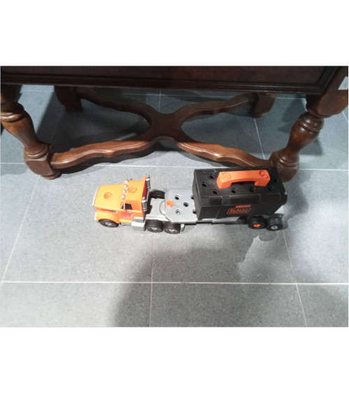 CAMION BLACK AND DECKER