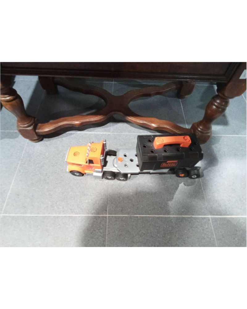 CAMION BLACK AND DECKER