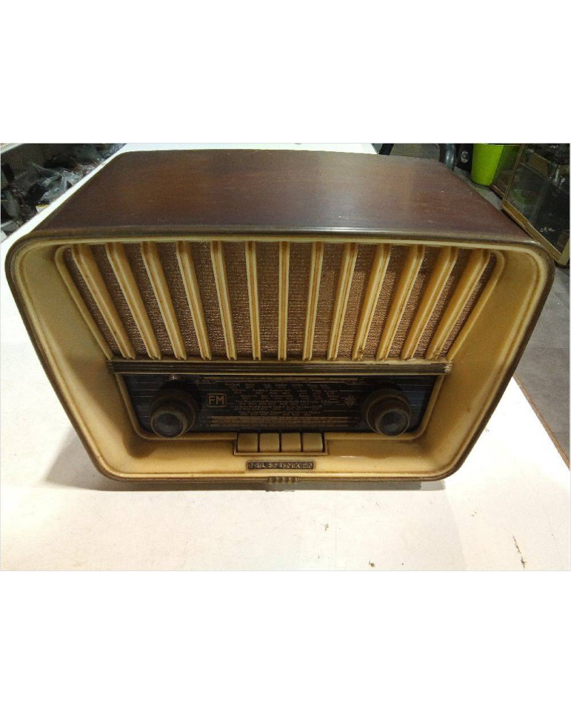 RADIO ANTIGUA TELEFUNKEN