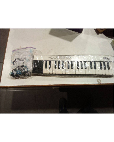 TECLADO MIDI IRIG KEYS