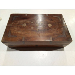 CAJA MADERA DETALLES METAL