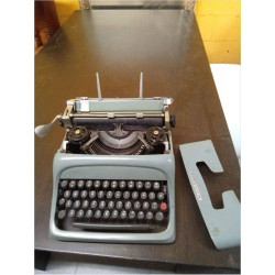 MAQUINA ESCRIBIR OLIVETTI STIDIO 44