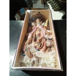 MUÑECA PORCELANA