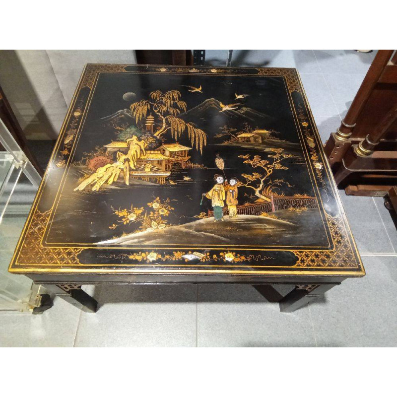MESA AUXILIAR ORIENTAL LACADA