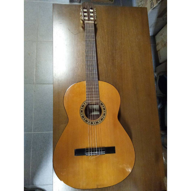 GUITARRA CLÁSICA ADMIRA MARÍA CON SOPORTE Y FUNDA