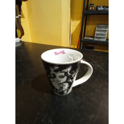 MEGA MUG MONSTER HIGH