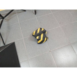 SUJETA PUERTAS
