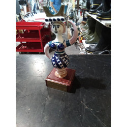 FIGURA  SARGADELOS MUJER...