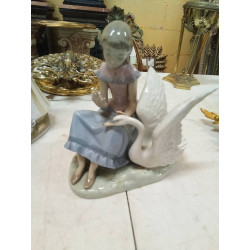FIGURA NAO CHICA Y CISNE