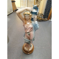 FIGURA AGUADORA