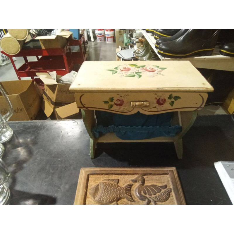 COSTURERO ANTIGUO