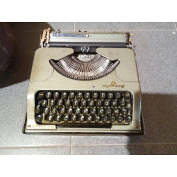 MÁQUINA DE ESCRIBIR HOLANDESA