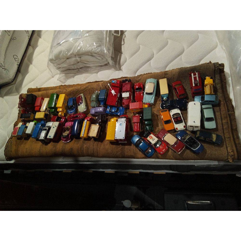 COCHE MINIATURA DE COLECCION