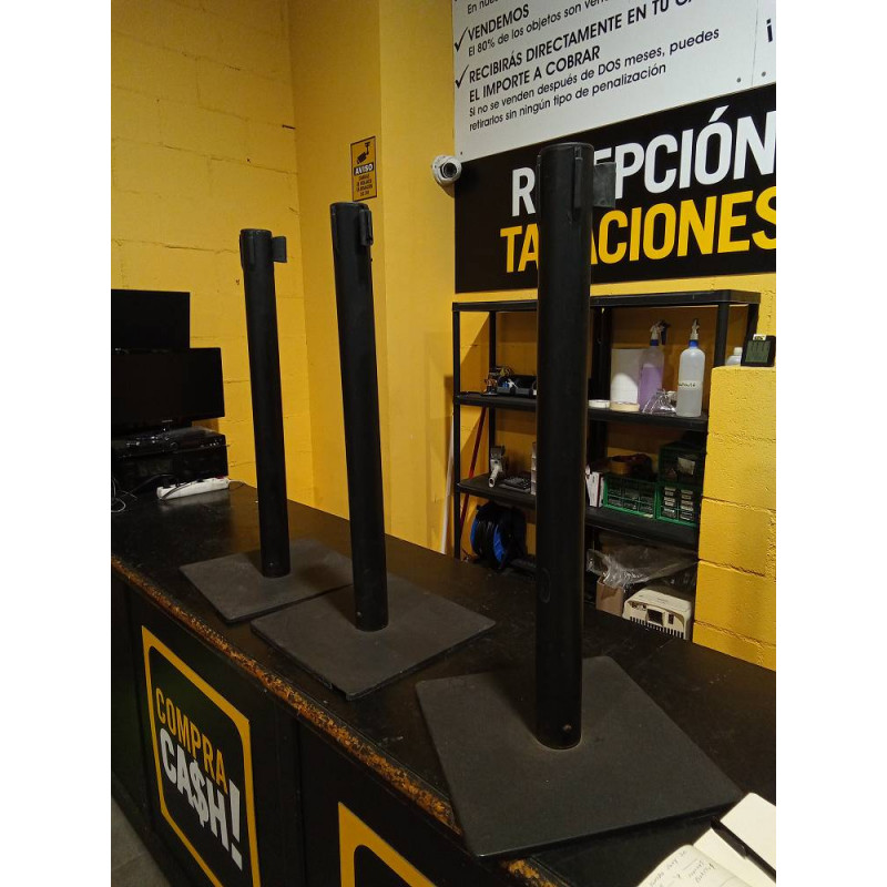 POSTE CON CINTA EXTENSIBLE