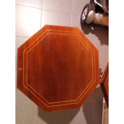 MESITA OCTOGONAL MADERA NOBLE CON DETALLE MARQUETERIA
