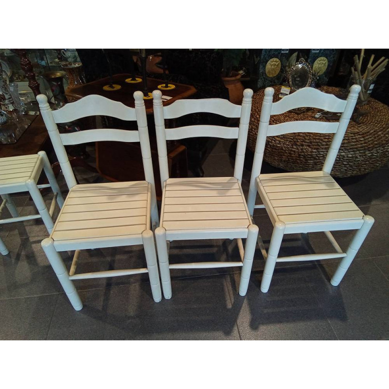SILLA BLANCA MADERA 