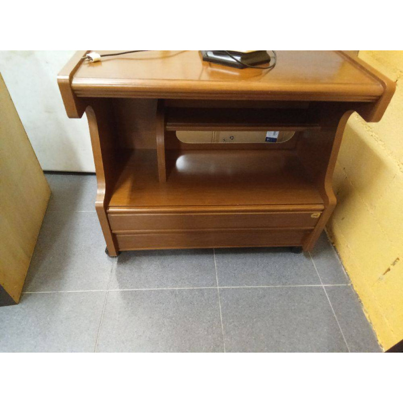 MESA TV CON RUEDAS 