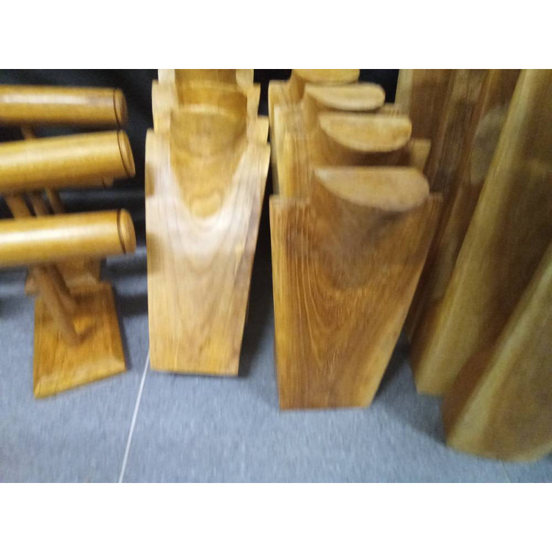 BUSTO MADERA 30 CMS