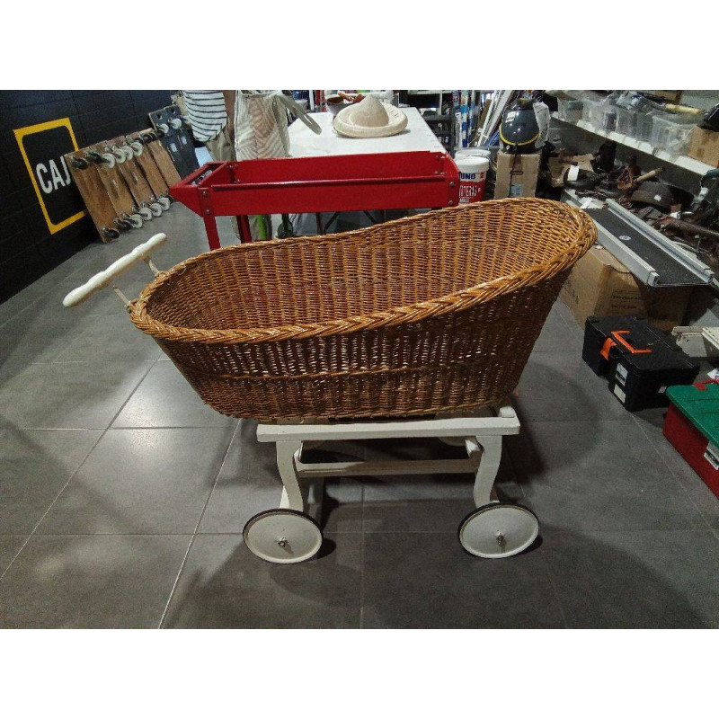 MOISES ANTIGUO DE MIMBRE