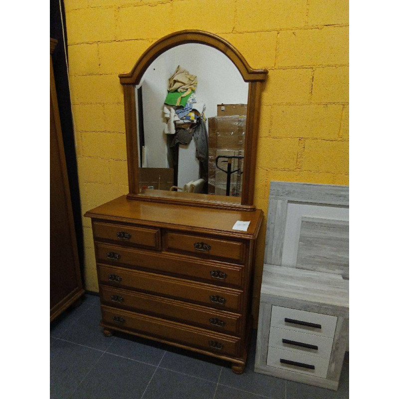 COMODA CASTAÑO CON ESPEJO
