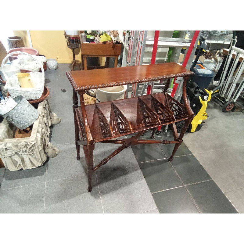 MUEBLE REVISTERO