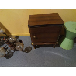 MESILLA MODERNISTA 