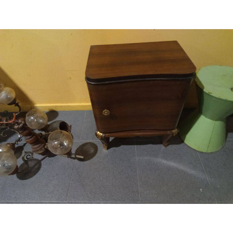MESILLA MODERNISTA 