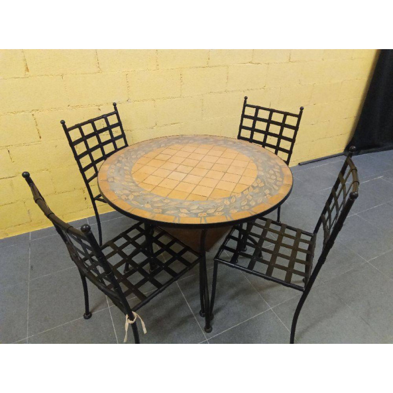 MESA 100 CM + 4 SILLAS METALICAS