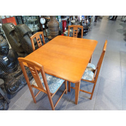 MESA COCINA  CON 4 SILLAS...