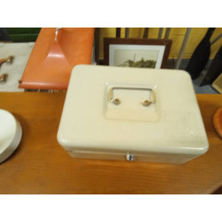 CAJA METALICA