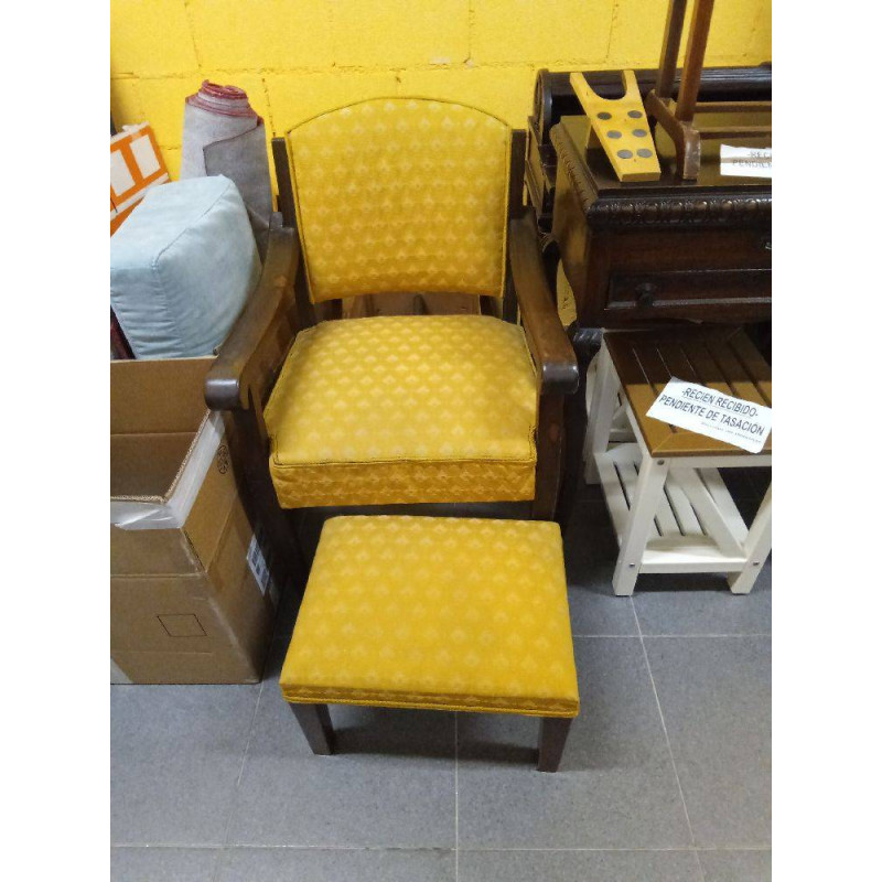 BUTACA ANTIGUA MOSTAZA + REPOSAPIES