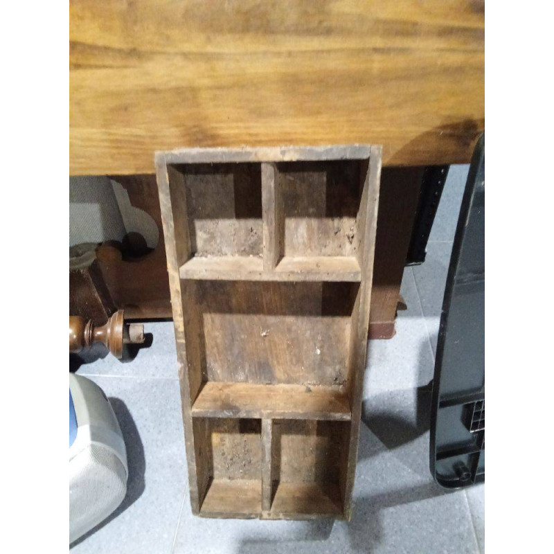 CAJA DE MADERA PARA CLAVOS