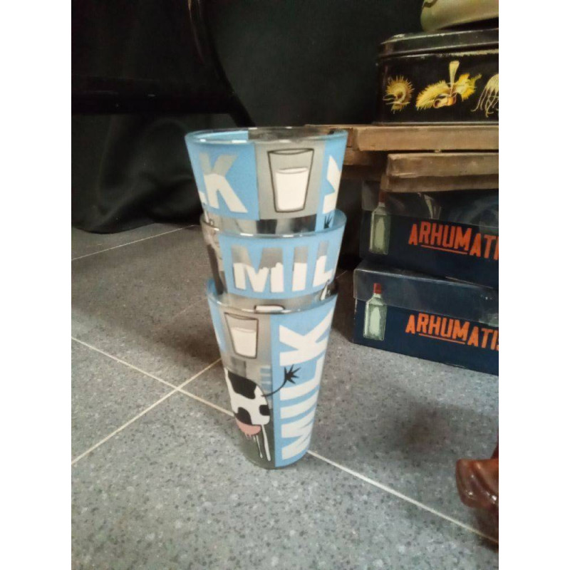 3 VASOS DE LECHE