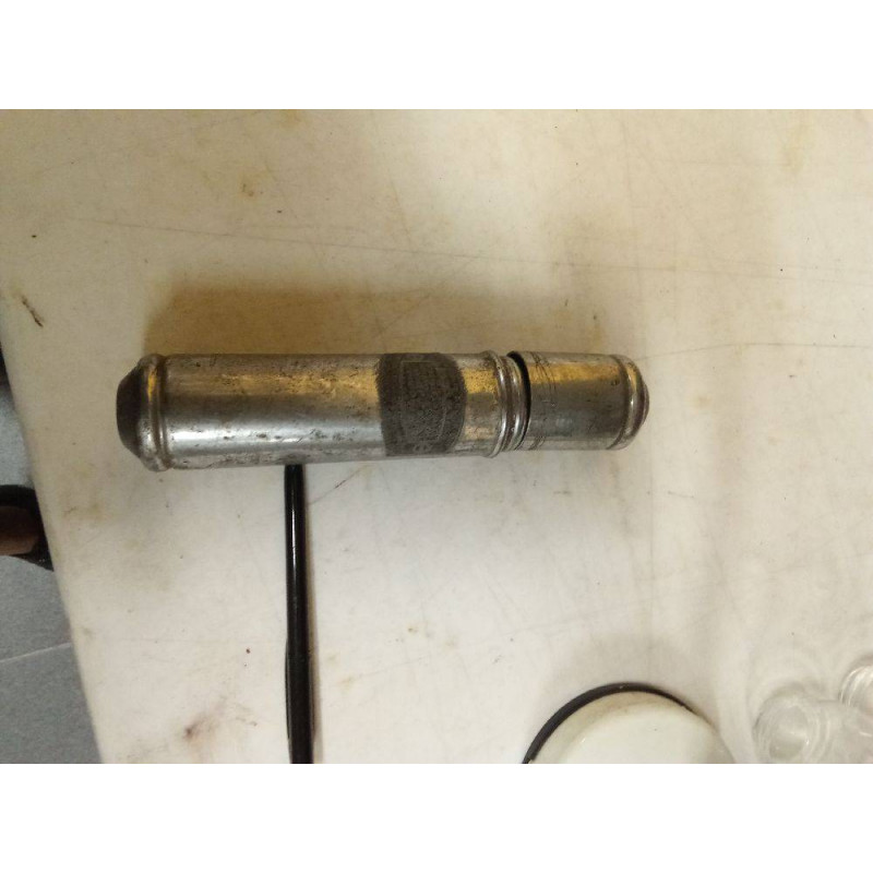 EXTINTOR DE COCHE ANTIGUO