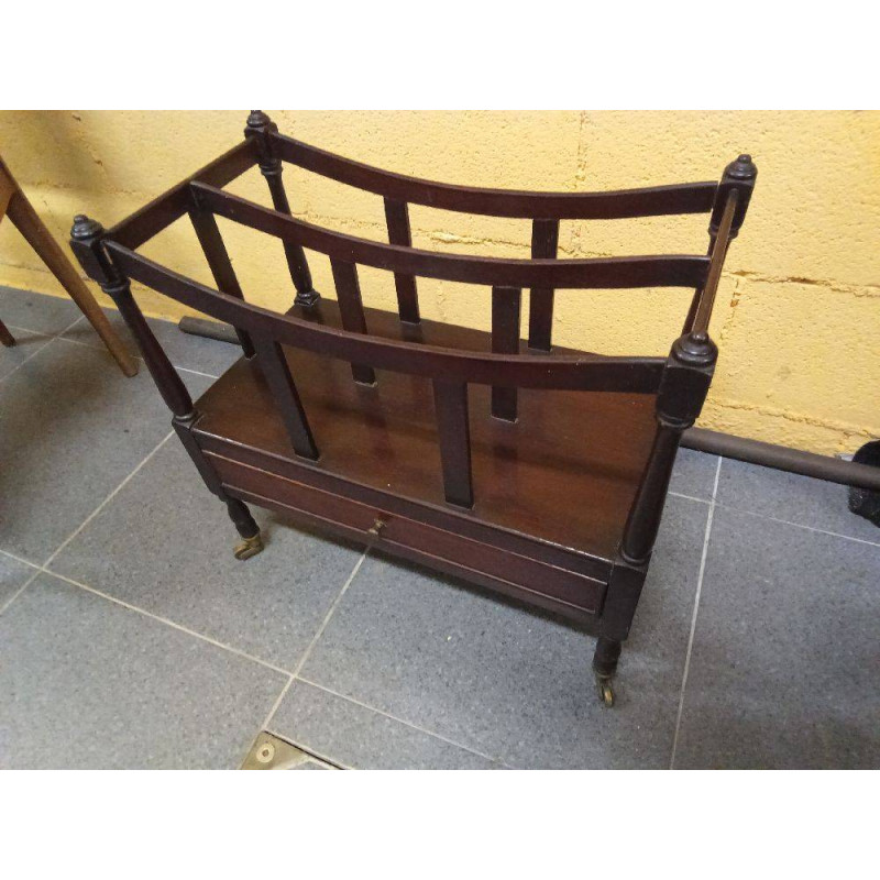 REVISTERO MADERA RUEDAS 1CAJ.