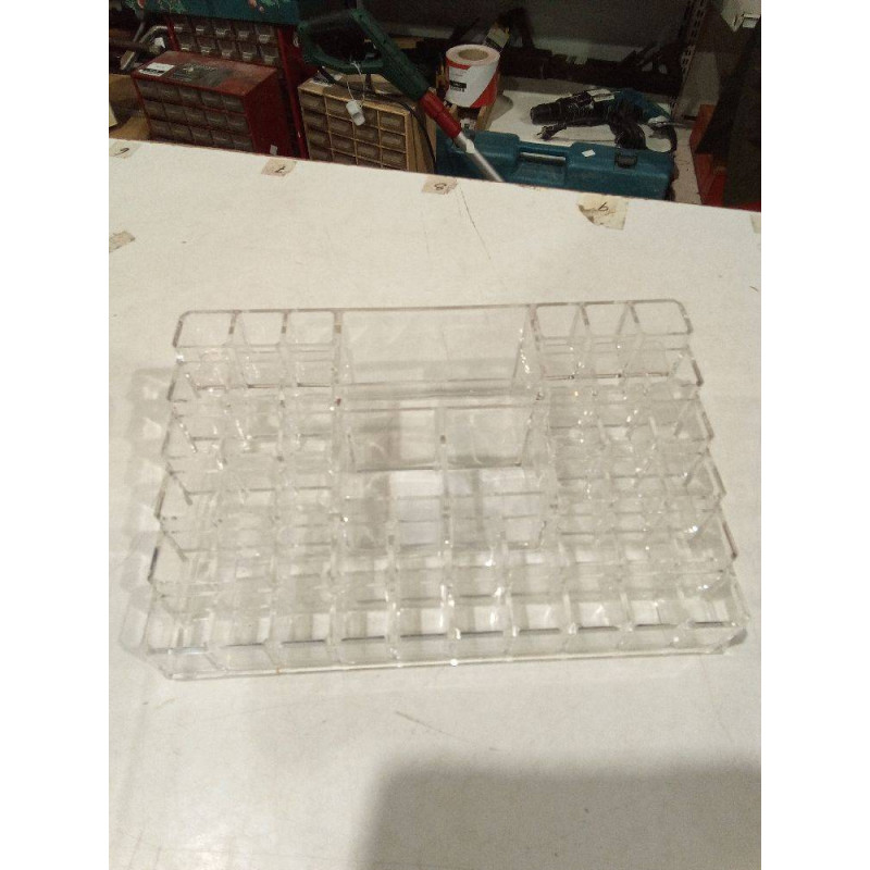 GRADILLA DE COSMETICA