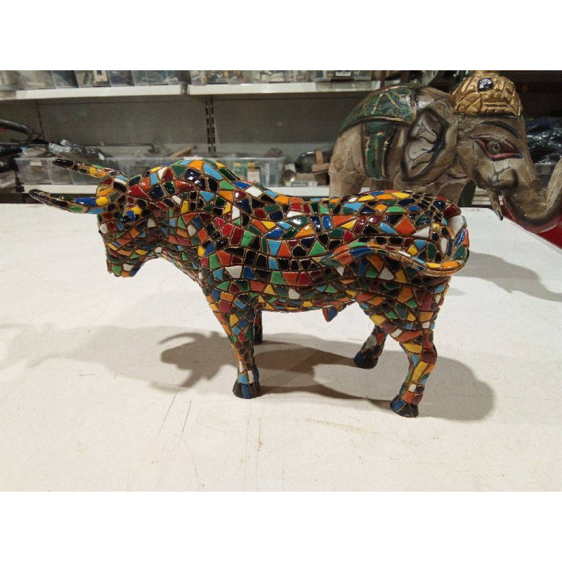 FIGURA TORO ESTILO ANTONIO GAUDI