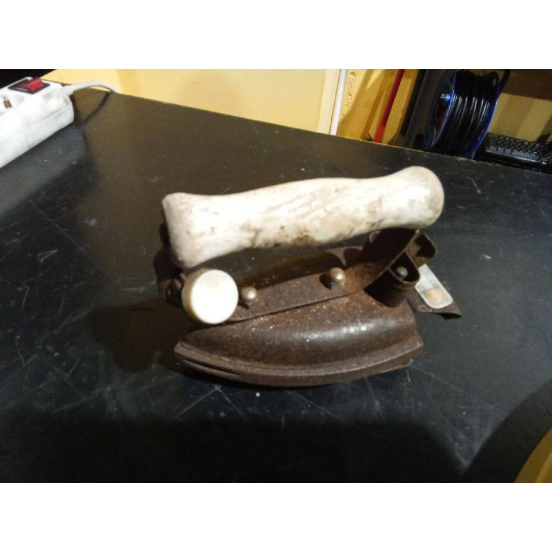 PLANCHA ANTIGUA ELÉCTRICA 