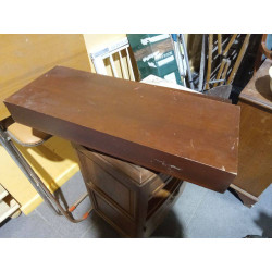 ESTANTERÍA CON HUECO SECRETO