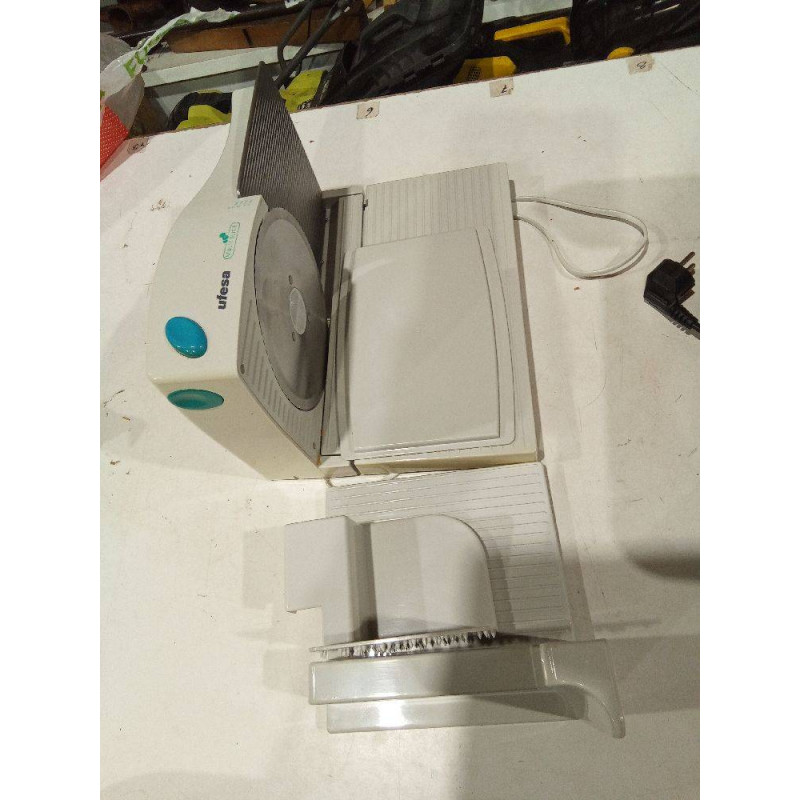 MAQUINA CORTAFIAMBRE