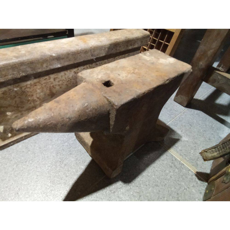 YUNQUE ANTIGUO BIGORNIA