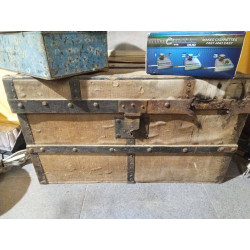 BAUL DEMADERA Y METAL A...