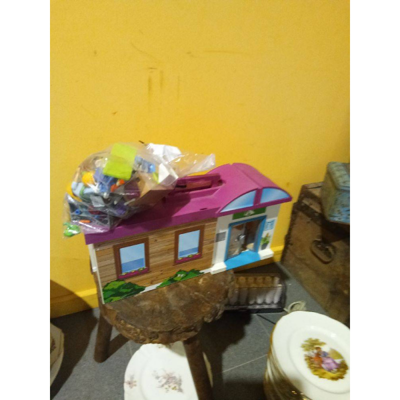 CASA PLAYMOBIL Y  SUS ACCESORIOS