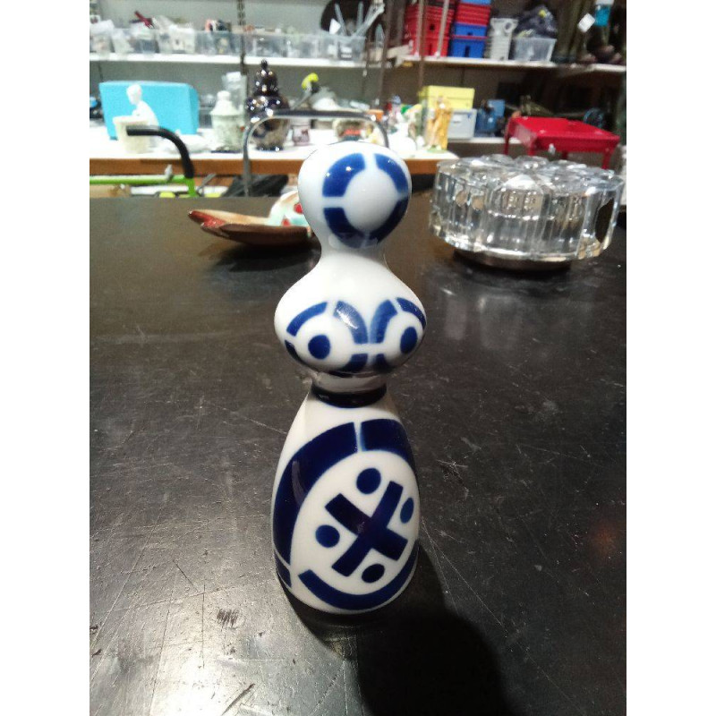 FIGURA REINA SARGADELOS