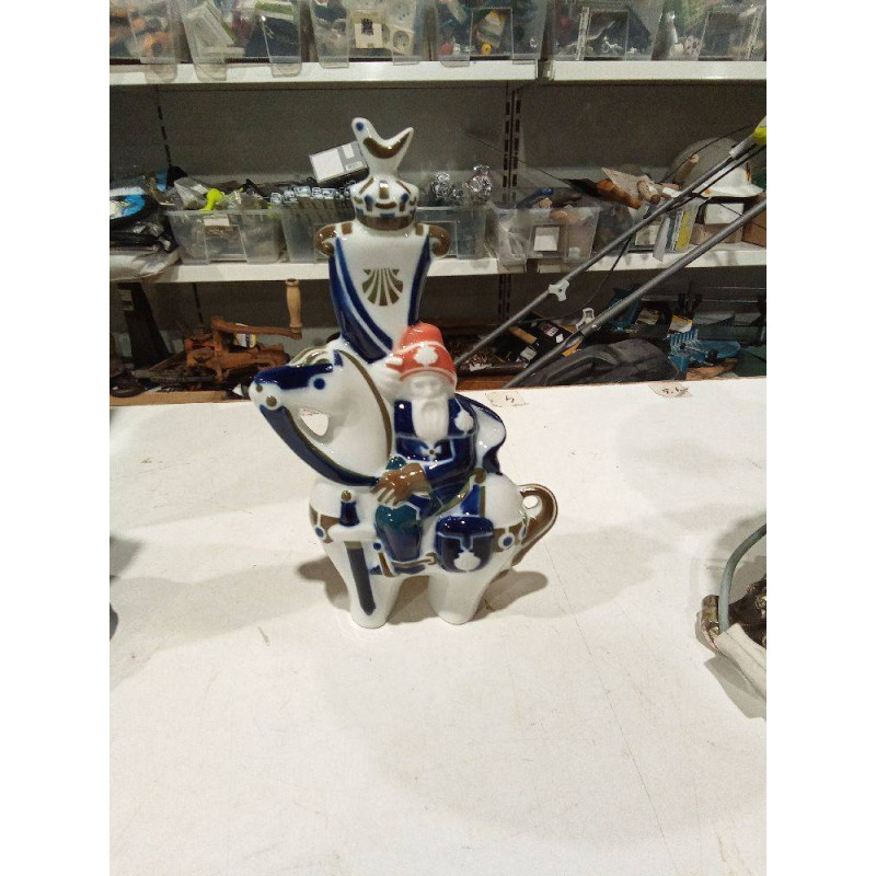 DUQUE AQUITANIA SARGADELOS