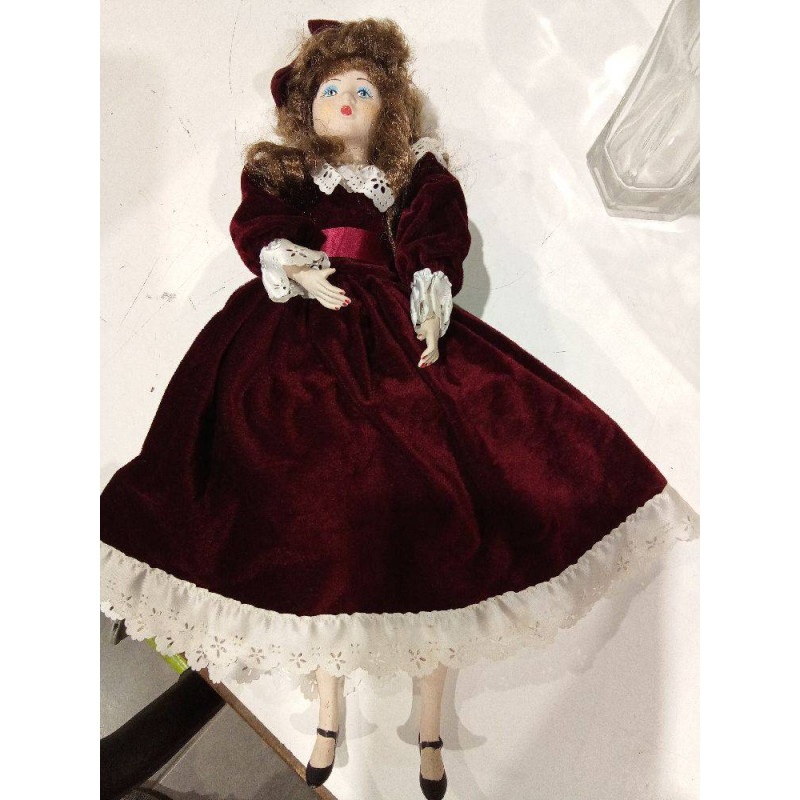 MUÑECA PORCELANA