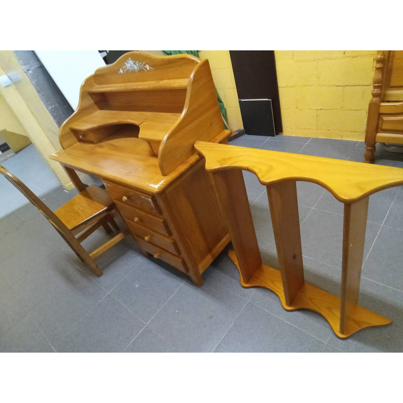 ESCRITORIO MADERA FLORES+SILLA+ESTANTERÍA 